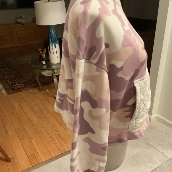 New Balance Women's Pink and Cream Camouflage Sweatshirt - Picture 5 of 10